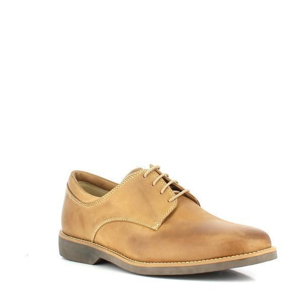 Captured from a dynamic angle, this image emphasizes the refined craftsmanship and elegant silhouette of the Anatomic Delta Castor Oxford Shoes, with a focus on the gentle curve of the leather and the polished finish of the toe.

