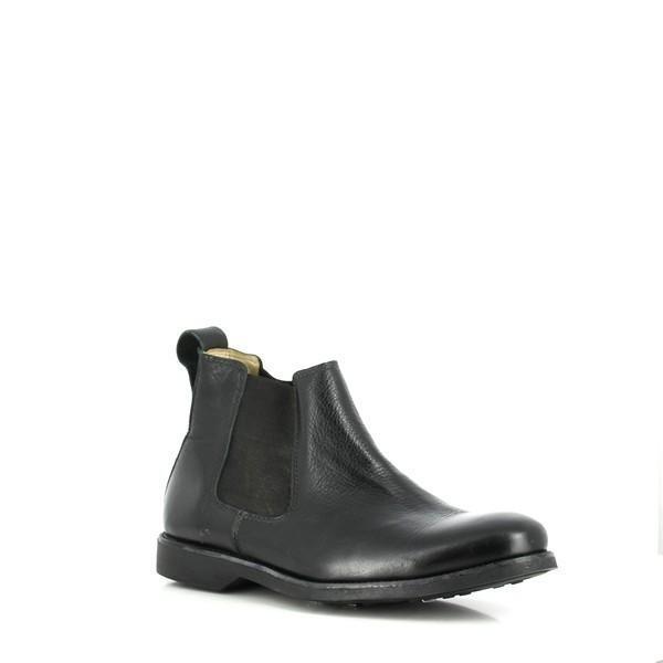 Displayed at an angle, this view reveals the Anatomic Fabio Black Ankle Boots' classic silhouette, with a focus on the subtle burnishing of the leather and the 2cm heel. The angled perspective showcases the boot's refined profile and high-quality craftsmanship.