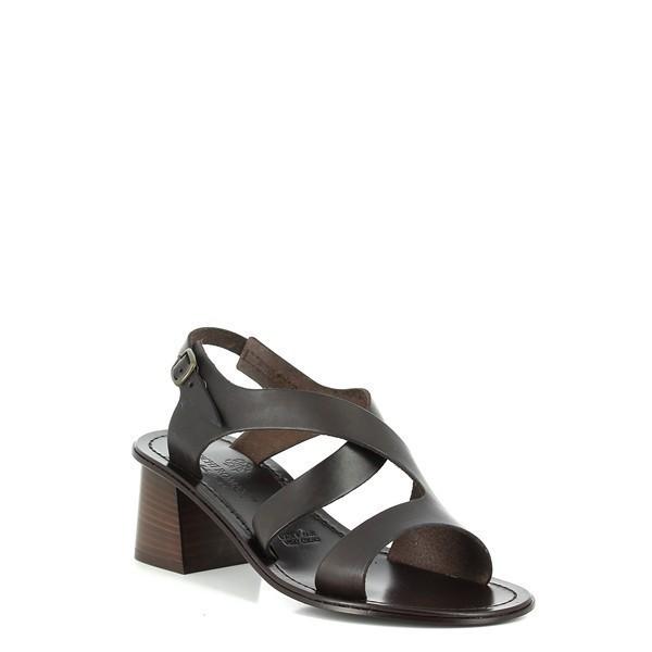 This image presents the Antichi Romani 818 T. Moro Slingback Heels from a dynamic angle, revealing the graceful curve of the slingback strap. The high-quality leather reflects light subtly, emphasizing its luxurious texture. The shoe's elegant design is accentuated by the slight tilt, showcasing the craftsmanship and attention to detail.