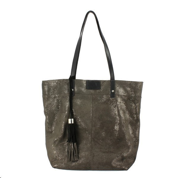 The Bridas 1522 Grey Shoulder Bag is a sleek and elegant accessory crafted from high-quality grey leather with a smooth, refined finish. Measuring 34 cm in height and 39 cm in width, this spacious bag offers ample room for daily essentials while maintaining a sophisticated silhouette. It features an adjustable strap, allowing for versatile wear as a shoulder or crossbody bag. The bag is meticulously handcrafted by skilled artisans, showcasing Bridas' commitment to detail and quality. 