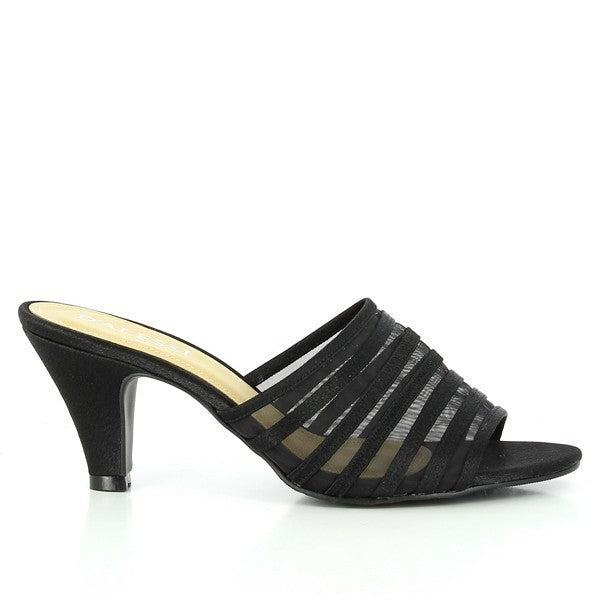 The side view of the Dalessi Dowling Black Slide highlights its sleek, modern profile. The breathable mesh upper adds texture, while the round toe ensures a comfortable fit. The clean, synthetic material provides durability, and the synthetic sole offers reliable grip.