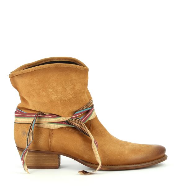 A clear shot of the Felmini 7895 Couro Light Brown Ankle Boot showcasing its sleek, smooth leather upper, round toe, and decorative straps for added style.