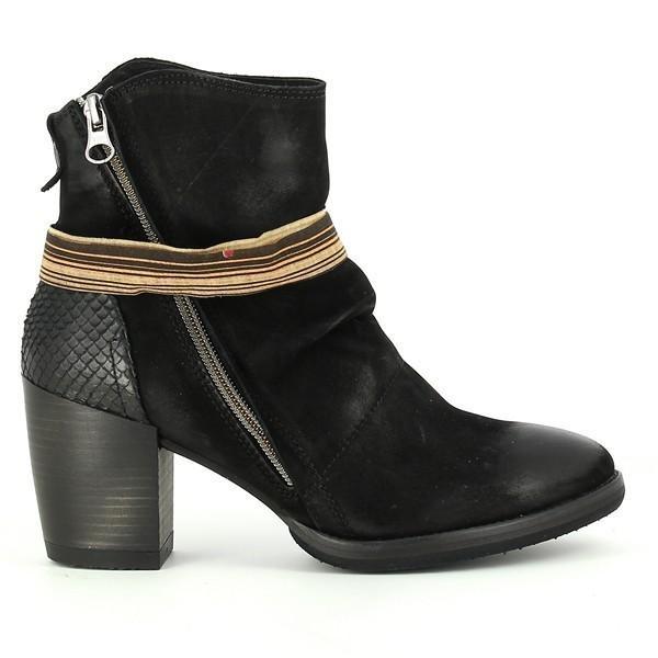 The side view of the Felmini 9017 Black Lace Ankle Boots highlights the sleek leather upper and intricate lace details. The 6cm square heel provides a sophisticated lift, while the smooth lines create a refined silhouette. The diagonal zipper adds a modern touch to the design.