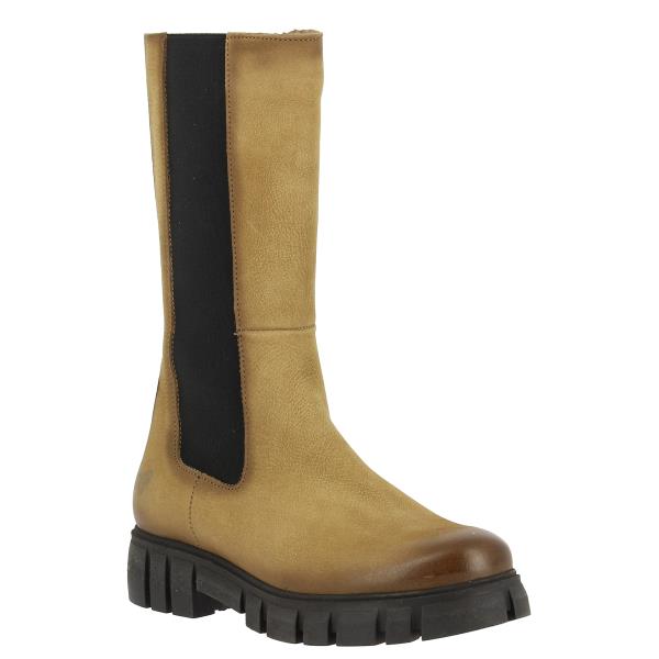Capturing the side of the Felmini C805 Beige Boot at an angle, highlighting its clean design. The inner zipper and external dark brown elastic give the boot a polished yet practical look, allowing for easy wear and flexibility.