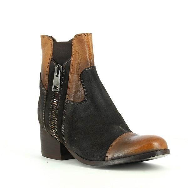 From an angled perspective, the design of the Forte 148264 Ankle Boots stands out with the decorative zipper on the front and the contrasting black and brown tones, emphasizing the modern and stylish look of the boot.