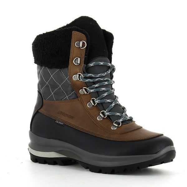 Capturing the Grisport 14121D4G boots from an angle, this shot reveals the boot’s sleek design and sturdy structure. The high-quality materials of the upper come into focus, with the brown leather and grey synthetic details standing out. The profile of the boot shows off the comfortable round toe shape and subtle 3cm heel, providing a balanced, supportive fit that is ideal for both urban and outdoor environments.