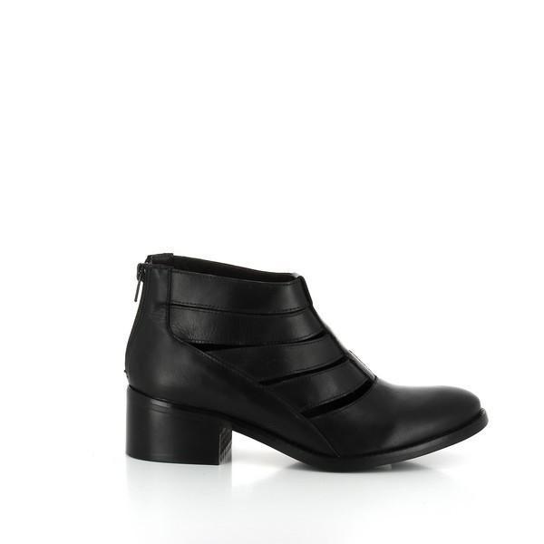 A sleek and elegant profile showcasing the smooth black leather upper, round toe shape, and sturdy 4cm heel, highlighting the timeless design and expert craftsmanship.


