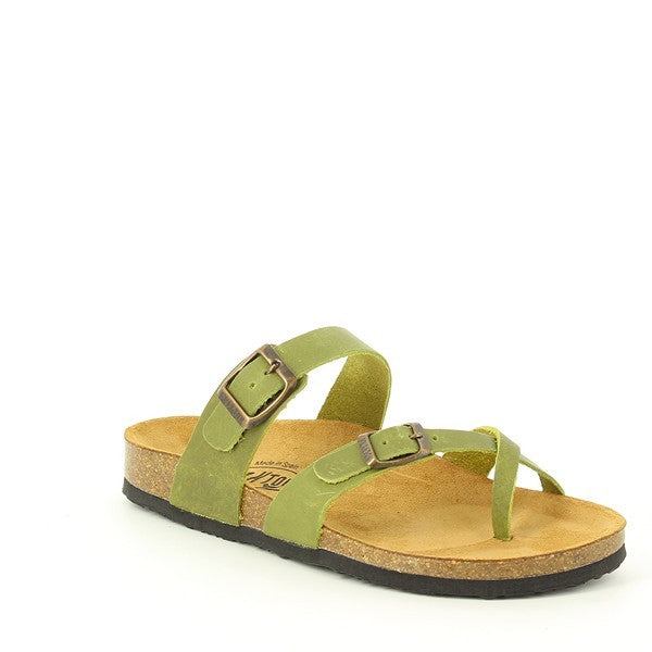 A close-up view reveals the luxurious leather lining of Plakton's 101032 Khaki Sandals, ensuring all-day comfort with each step. Meticulously crafted in Spain, these sandals prioritize both style and support for the modern woman.