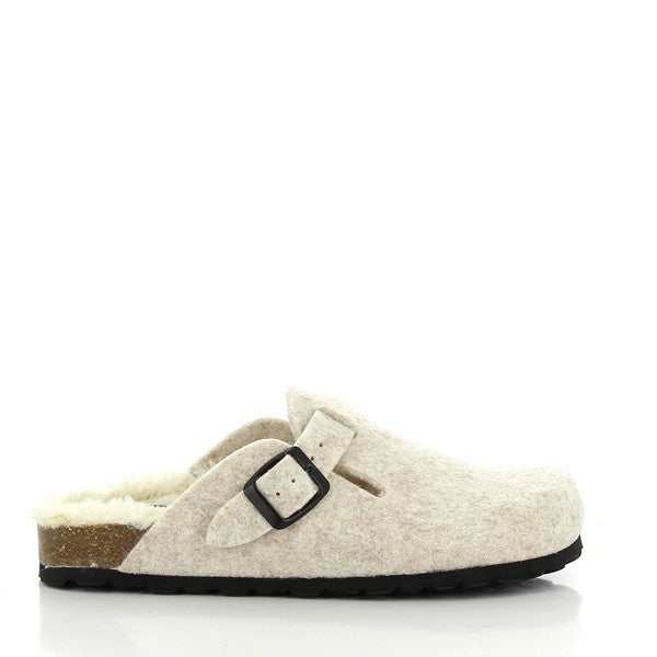 Step into effortless elegance with Plakton's 101539 Ice Women's Clogs. Made in Spain from eco-friendly leather, these clogs embody style and sustainability. Featuring memory cushion technology and an adjustable buckle for a personalized fit. Elevate your fashion game with Plakton's Sandals.