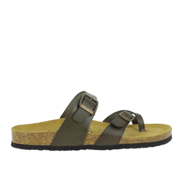  The Plakton 1181032 Moss Thong Sandal showcases its sleek design with a durable leather upper and a subtle 3cm heel-platform, providing a slight lift while maintaining comfort.