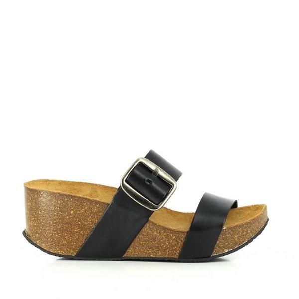 Embrace timeless elegance with Plakton's 273004 Black Women's Wedges. The sleek black design exudes sophistication, perfect for any occasion.