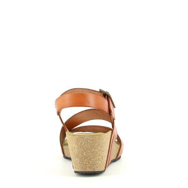 Capture the rear view of Plakton's sandals, focusing on the slingback design and the adjustable strap. This angle highlights the practicality and versatility of the sandals, ideal for a secure and comfortable fit.