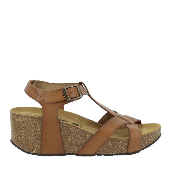 A detailed side view of the Plakton 873015 Sand Slingback Wedges, showcasing the sleek leather upper and the elegant 7 cm cork wedge heel. The design highlights the adjustable slingback strap for a customized fit.