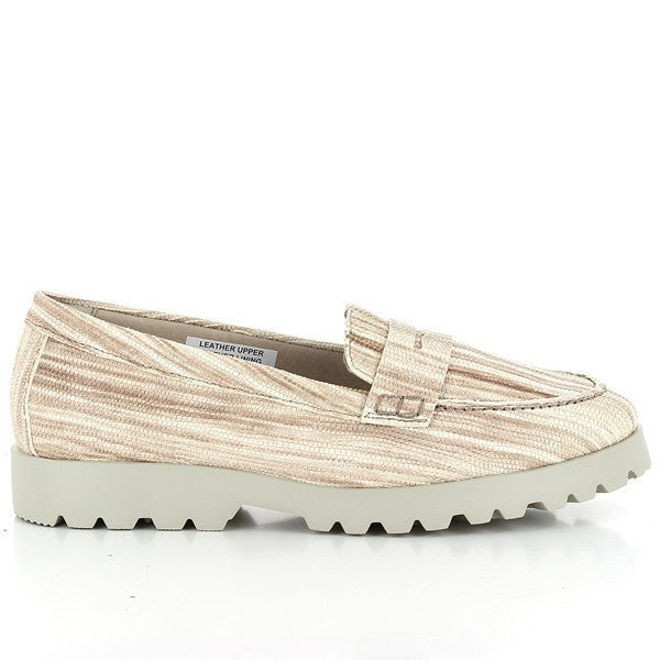 A close-up image of the 24 Hrs 23190 Beige Loafers, showcasing their elegant wood-printing detail on the synthetic sole. The high-quality leather upper and soft leather lining are visible, highlighting the exquisite craftsmanship. The 2cm platform and round toe design add to the loafer's sophisticated appeal. Made in Spain.