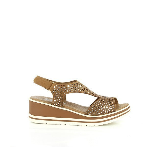 The 24 Hrs 23322 Brown Slingback Sandals are displayed against a neutral background. The sandals showcase a rich brown leather upper with a sleek slingback design and a velcro strap for easy adjustability and a secure fit. The 5 cm heel-platform adds a sophisticated lift, while the classic round toe ensures timeless elegance. The soft leather lining and durable synthetic sole highlight the high-quality craftsmanship of these Spanish-made sandals, making them a versatile and stylish choice for any occasion.