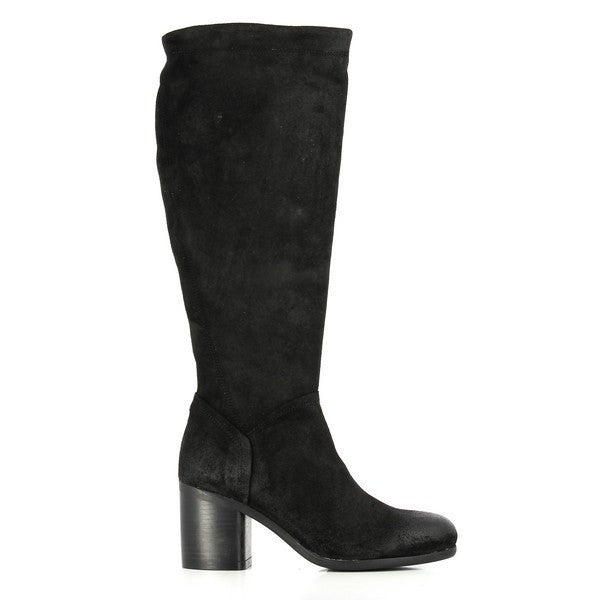 The Felmini A522 Black Long Boots in a sleek, classic side profile, showcasing the smooth leather upper and round toe, with a 7 cm heel that adds subtle height while maintaining a comfortable stance.