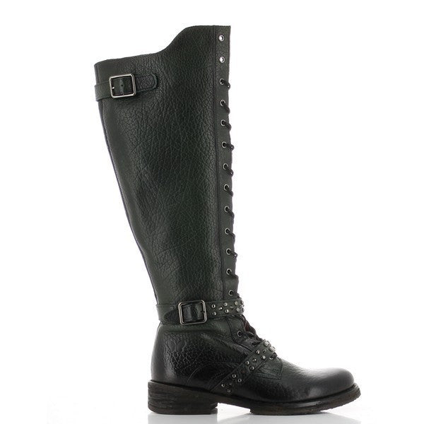 The sleek leather upper and round toe shape create a refined silhouette, with the lace-up closure providing a secure fit.
