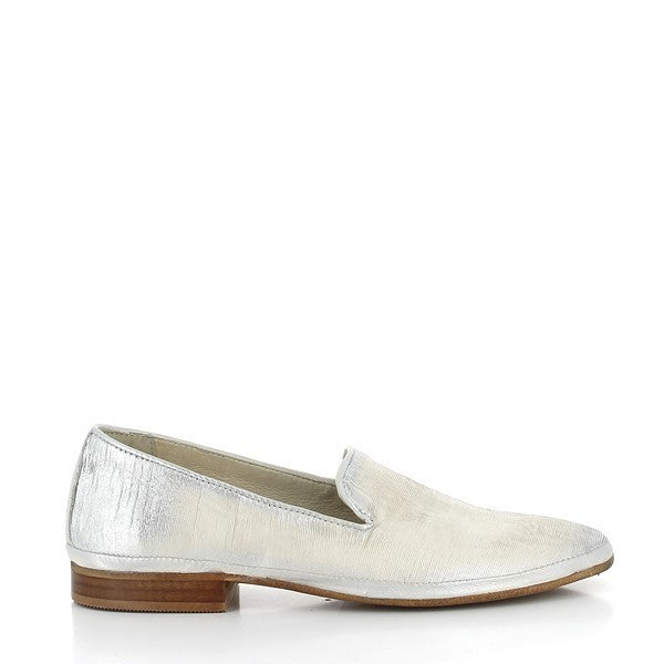 A clean and elegant side profile of the Felmini B679 Nude Loafers, showcasing their smooth leather upper, round toe shape, and subtle, low 1.5cm heel.