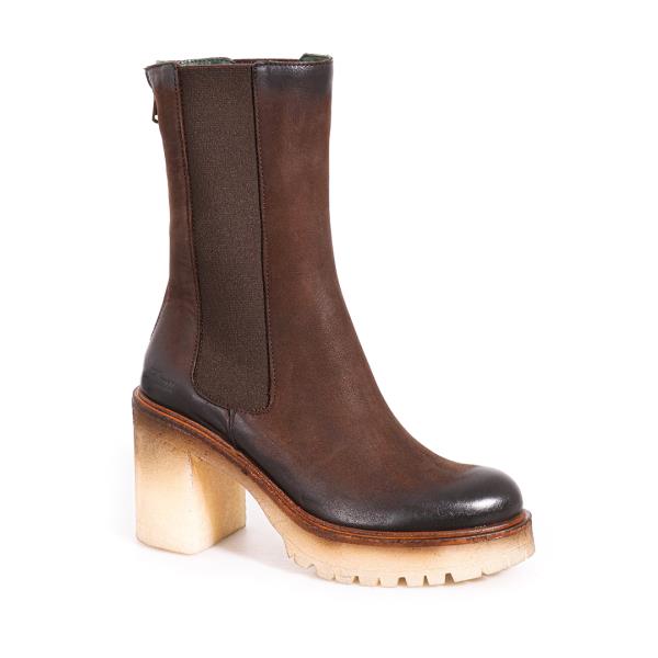 A sleek, side profile of the Felmini D213 Moka Dark Brown Ankle Boot. The rich leather upper contours to the shape of the foot, showcasing the classic round toe and stylish 9 cm block heel. The smooth surface of the leather adds a refined finish to the silhouette.

