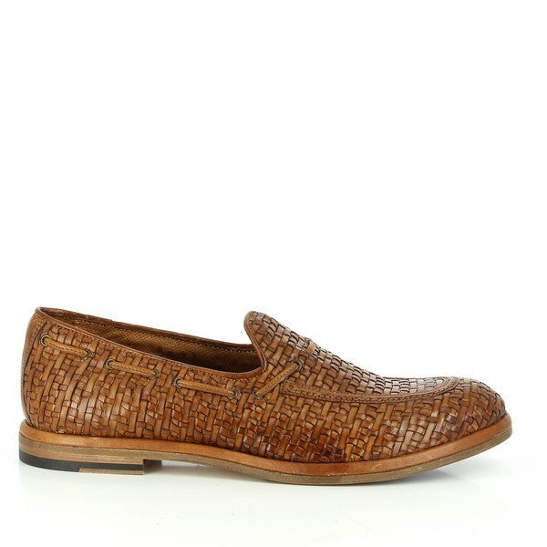 A clear image of the Forte 2106 Brown Loafers showcasing the braided leather upper, the rounded toe, and the subtle 2cm heel. The fine craftsmanship and hand-painted finish highlight the shoe's premium quality.
