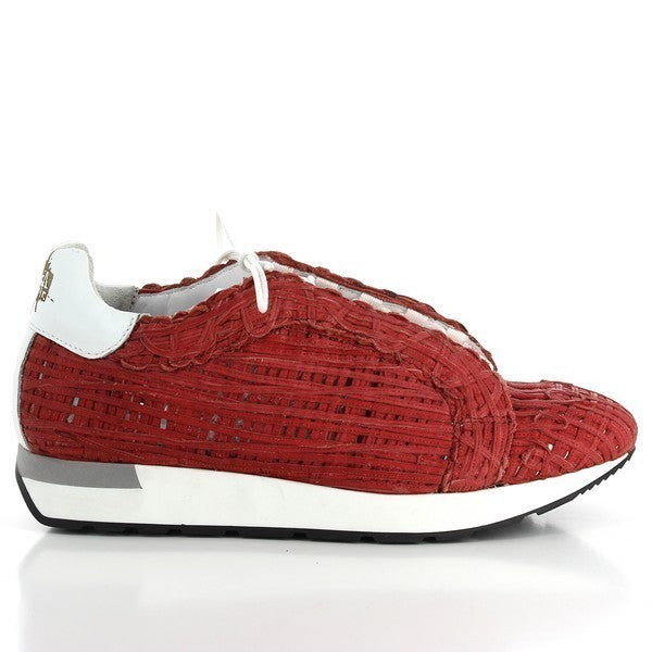 A clean profile of the Forte S17-4248 red sneakers, showcasing the smooth, premium leather upper with the rounded toe design, offering a sleek and modern look.