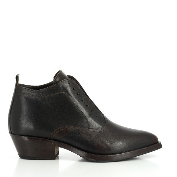 A sleek side view of the Forte W167340 Brown Ankle Boots, showcasing the smooth leather upper, subtle stitching details, and the elegant 4cm heel.