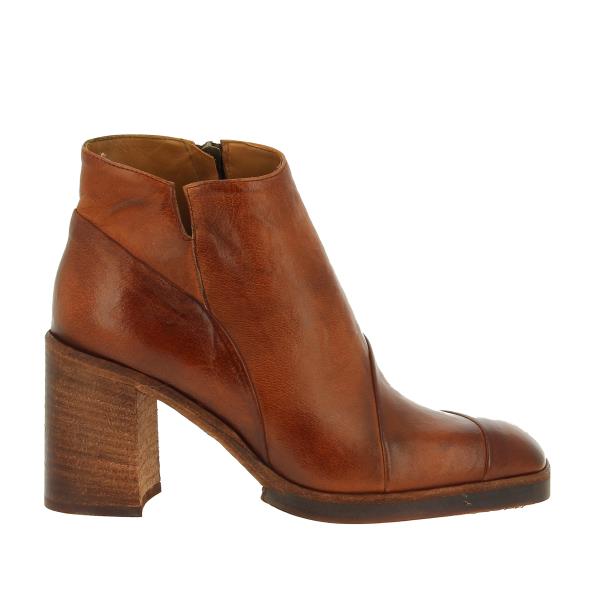 A close-up of the Forte W22-8600 Cognac Tan Ankle Boot, showcasing its smooth leather upper and sleek profile. The round toe and elegant shape highlight its refined design, perfect for any occasion.