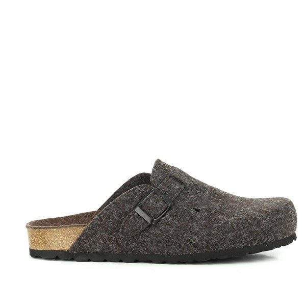 Step into timeless sophistication with Plakton's 101539 Taupe Men's Clogs. Crafted in Spain from eco-friendly leather, these clogs blend style and sustainability seamlessly. Featuring memory cushion technology and an adjustable buckle for personalized comfort. Elevate your footwear game with Plakton's Sandals. 