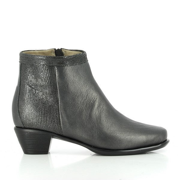 Torretti ERIN GREY