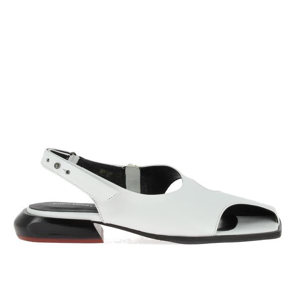 Yuko Imanishi 722042 WHITE